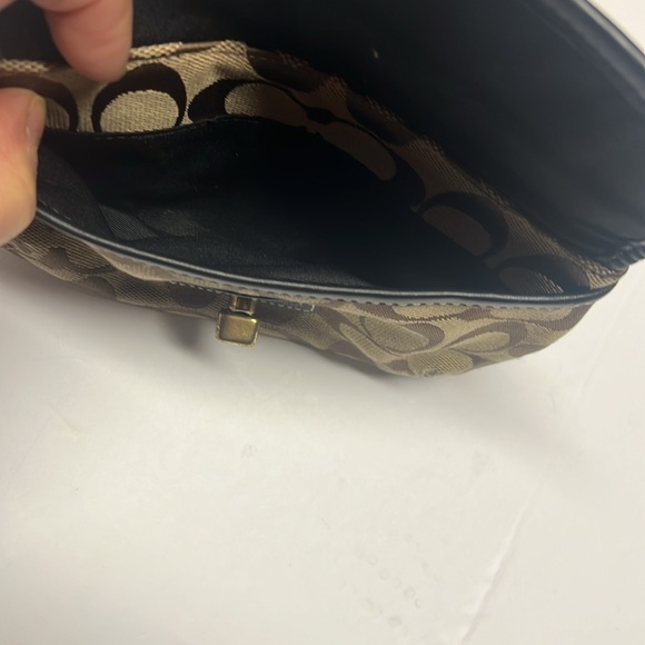 Coach Signature Jacquard Turnlock Wristlet - Picture 4 of 4
